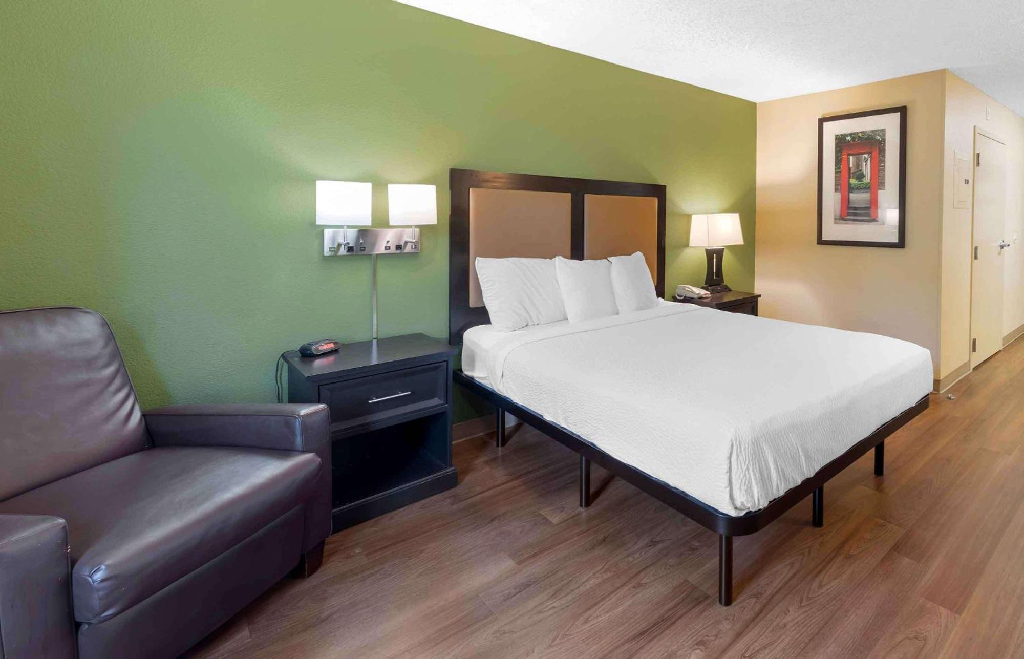 Extended Stay America Suites - Kansas City - Shawnee Mission Merriam Exterior photo