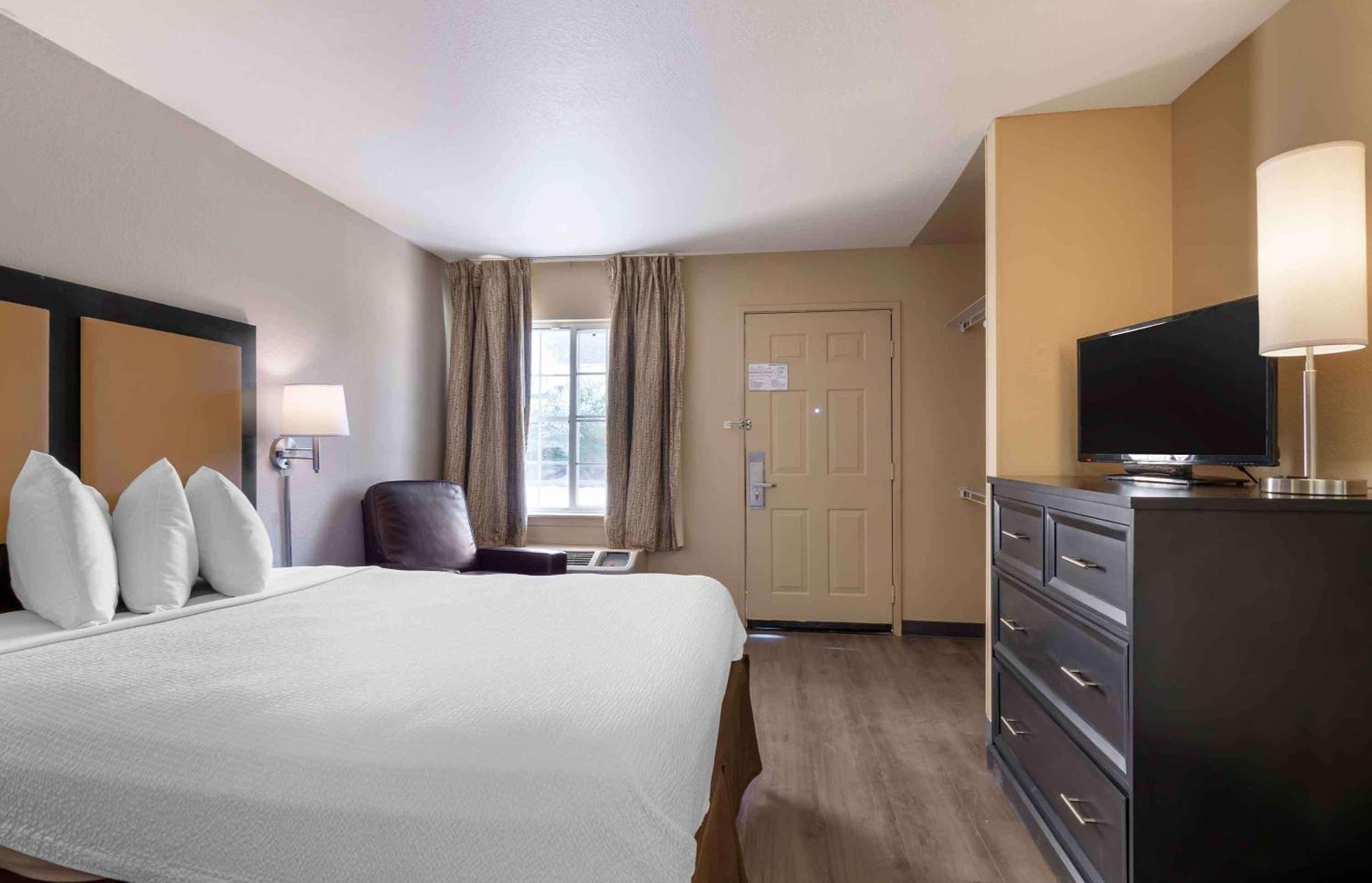 Extended Stay America Suites - Kansas City - Shawnee Mission Merriam Exterior photo