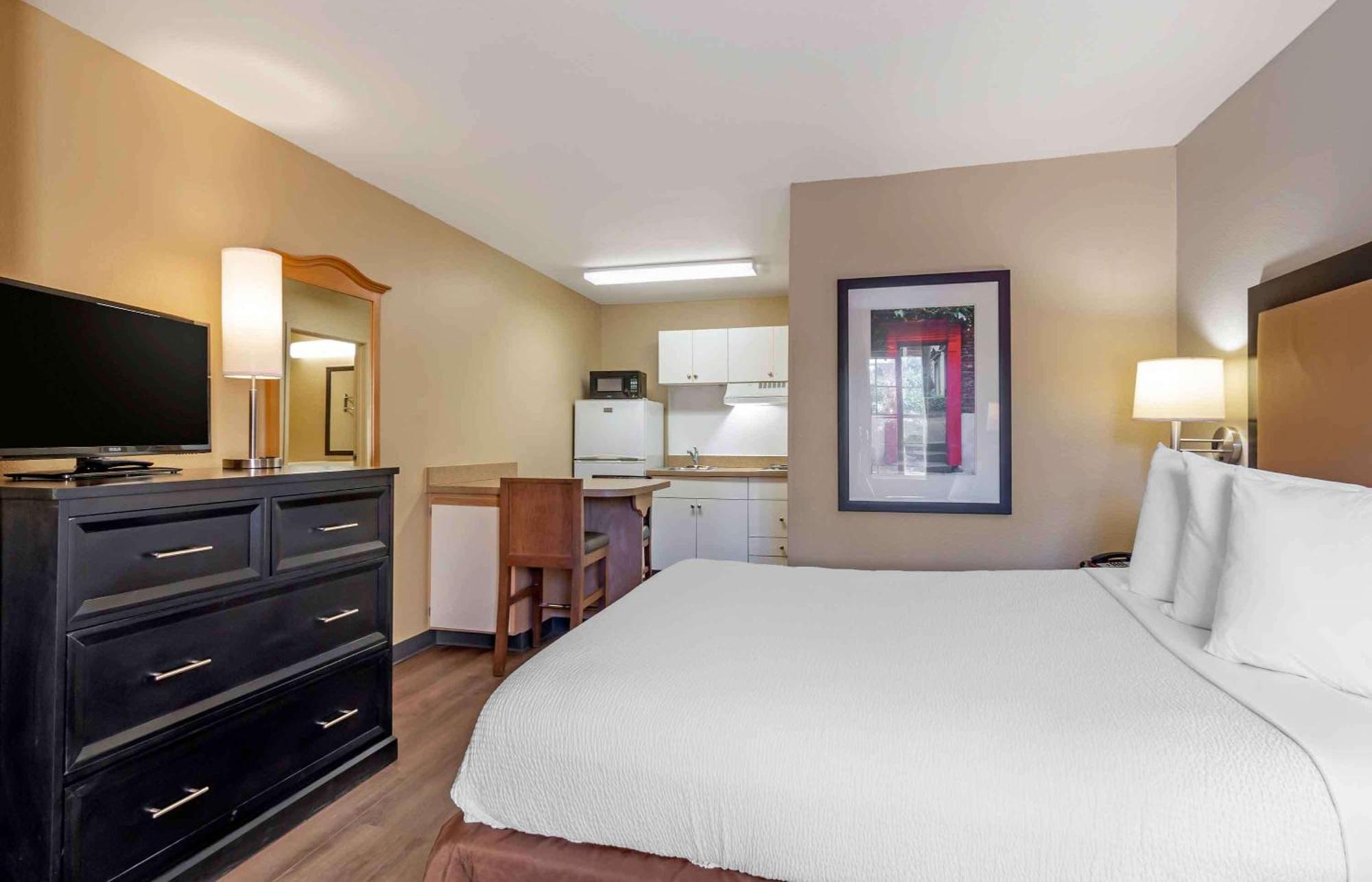 Extended Stay America Suites - Kansas City - Shawnee Mission Merriam Exterior photo