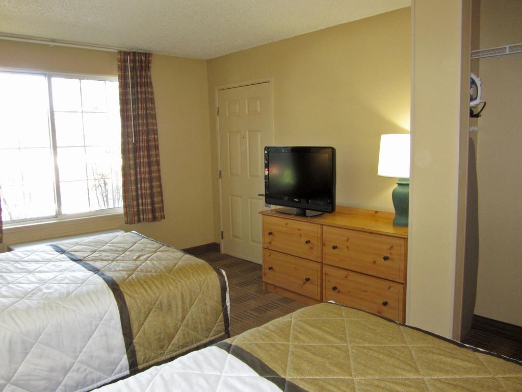 Extended Stay America Suites - Kansas City - Shawnee Mission Merriam Exterior photo