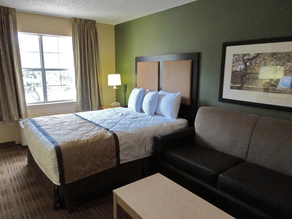 Extended Stay America Suites - Kansas City - Shawnee Mission Merriam Exterior photo
